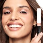 Delineador-de-ojos-liquido-punta-plumon-Eye-PRO-metalico