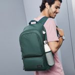 Mochila-de-hombre-en-material-de-tela-poli�ster-con-compartimiento-para-laptop.