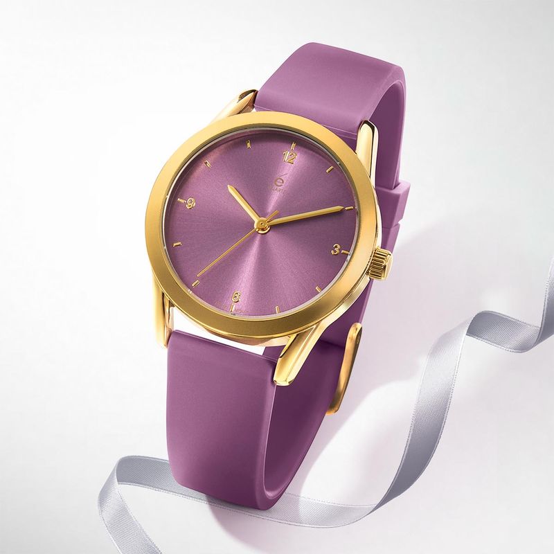 reloj-para-mujer-rosado-con-correa-de-silicona-y-detalles-dorados