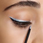 Delineador-de-ojos-liquido-punta-plumon-Eye-PRO-metalico
