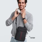 Morral--para-hombre-color-negro-tipo-cuero-con-multiples-compartimentos-y-asa-regulable-